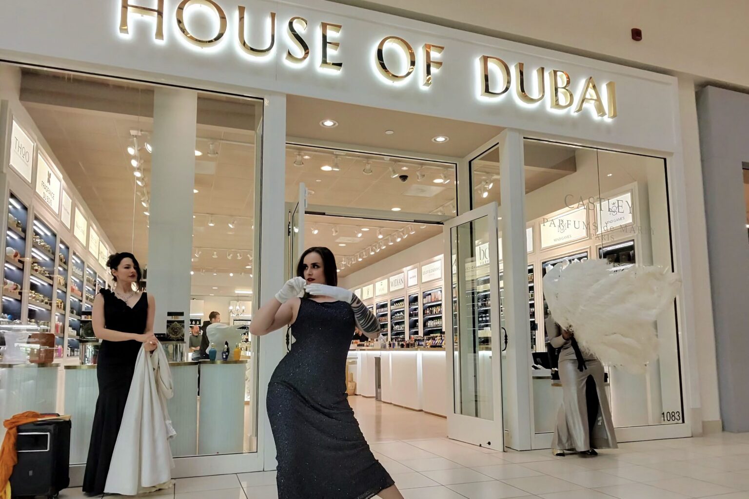 Photograph of Vaudezilla performing for the Curatrix Film Noir fragrance activation